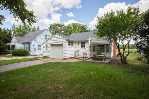 1801 7 St, Waterloo IA  50702-3350 exterior