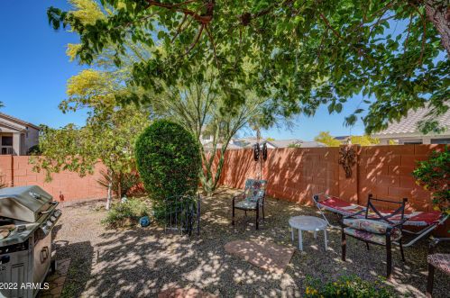 3822 Blackhawk Dr, Glendale AZ 85308-9487 exterior