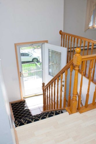 21 Sharon Dr, Fishkill, NY 12524-1317