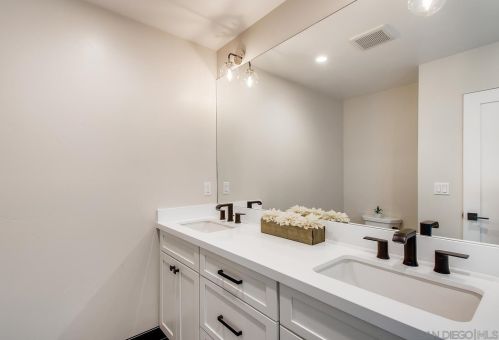 1016 Beryl St, San Diego CA 92109-2323 exterior