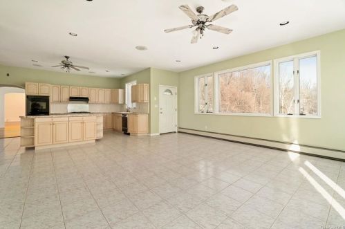 245 Bear Ridge Rd, Pleasantville NY  10570-1801 exterior