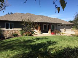 2743 Dakota Ave, Ames, IA 50014-9052