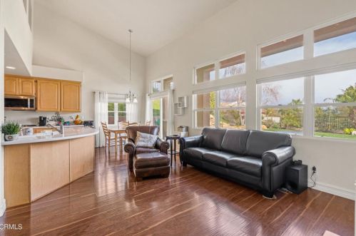 815 Vista Grande Dr, Santa Paula CA  93060-1335 exterior