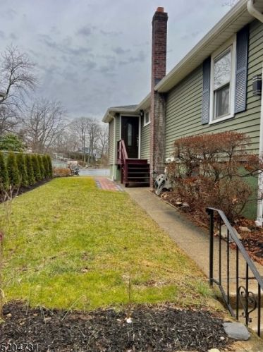 62 Upper Rainbow Trl, Parsippany NJ  07834-3320 exterior