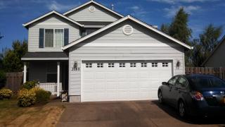 2788 Roanoke St, Woodburn, OR 97071-7668