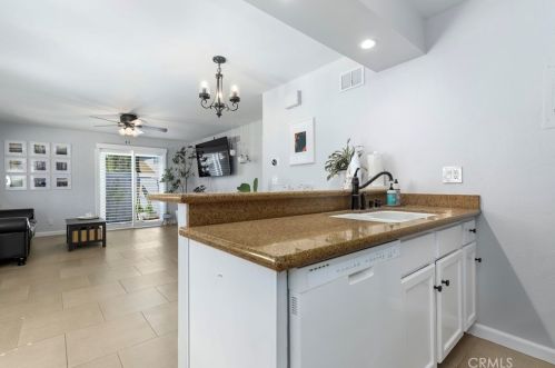 28144 Robin Ave, Santa Clarita CA  91350-2051 exterior