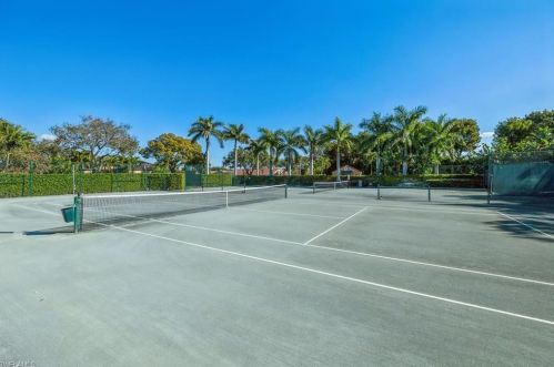 625 Beachwalk Cir, Naples FL  34108-8715 exterior
