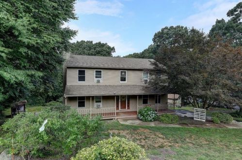 44 Rollingwood Dr, Providence, RI 02919-1635
