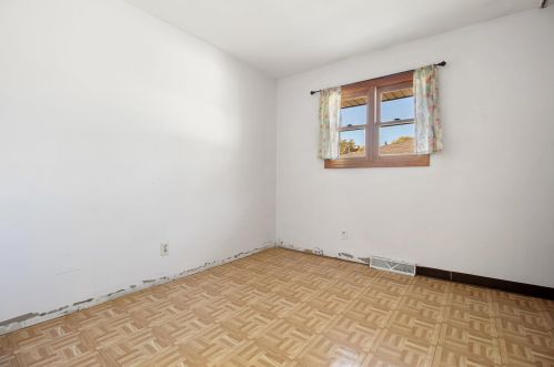 5515 Honey Crk Dr, Milwaukee WI 53221-4012 exterior