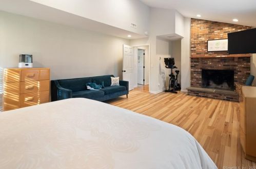 272 Old Grumman Hill Rd, Wilton CT  06897-4647 exterior