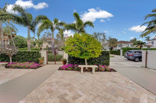 258 Granada Rd, West Palm Beach FL  33401-7921 exterior