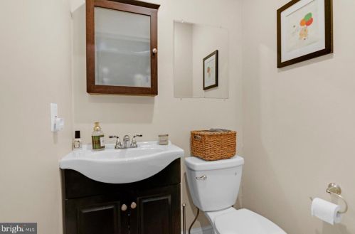 525 Park Blvd, Tavistock NJ  08033-2938 exterior