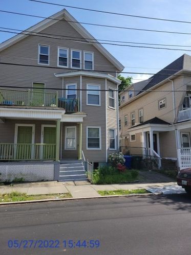 102 Daboll St, Providence, RI 02907-1516