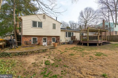 6614 Huntsman Blvd, Springfield VA 22152-2621 exterior