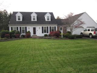 97 Magnolia Dr, Bareville, PA 17540-9606