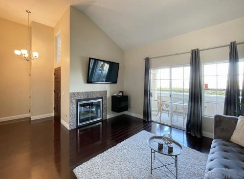 3287 Old Bridgeport Way, San Diego, CA 92111-7733