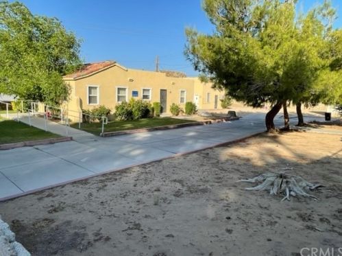 15595 10th St, Victorville, CA 92395-3307