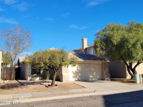 1333 Sandecker Ln, Tucson, AZ 85745-3338