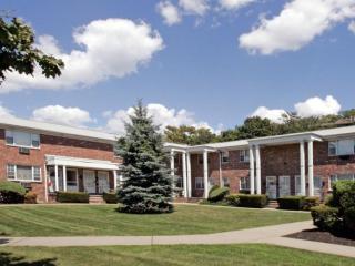 615 Hamburg Tpke, Pompton Lakes NJ  07442-1462 exterior