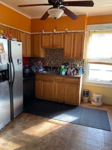 16 Gray St, Poughkeepsie NY exterior