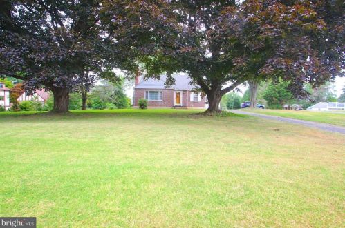 373 Concord Rd, Glen Mills PA  19342-1403 exterior