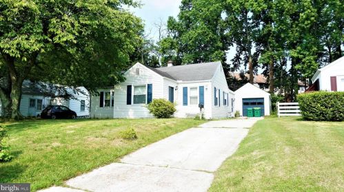 1517 Seton Dr, Wilmington, DE 19809-2238