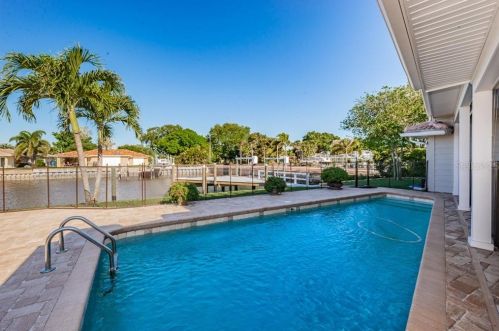 1999 Illinois Ave, Saint Petersburg FL  33703-3421 exterior