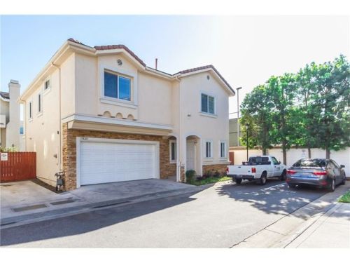 15820 Crest Ln, Gardena, CA 90249-5902