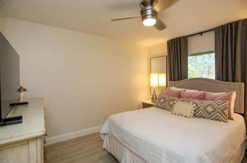 102 Lely Ct, Naples, FL 34113-8914