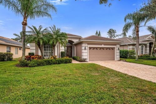 4772 Cerromar Dr, Naples, FL 34112-7914