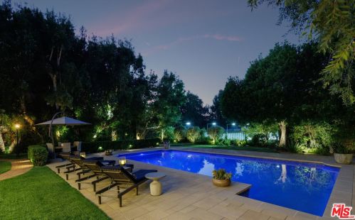 17137 Addison St, Van Nuys, CA 91316-3403