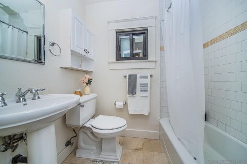 3017 Goldsmith St, San Diego CA  92106-1416 exterior