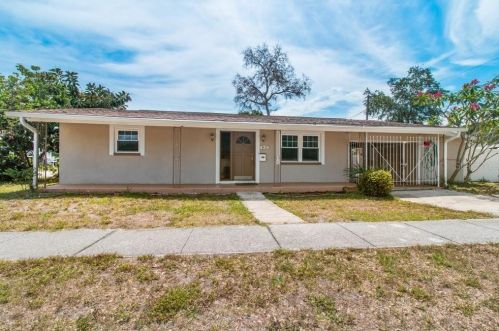 8475 6th St, Saint Petersburg, FL 33702-3599