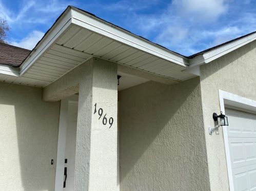 1969 6th Ave, Deland, FL 32724-2735