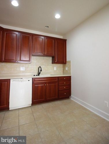 8974 Yellow Daisy Pl, Lorton VA  22079-5693 exterior