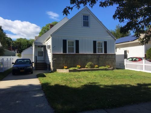 20 Lowell St, Lynbrook, NY 11563-1108