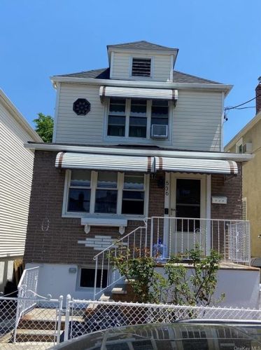 536 Beach Ave, Bronx, NY 10473-3612