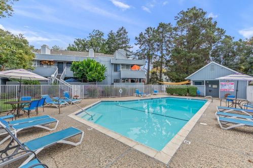858 La Barbera Dr, San Jose CA  95126-3931 exterior