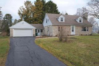 154 Lake Shore Rd, Grafton, WI 53024-9720