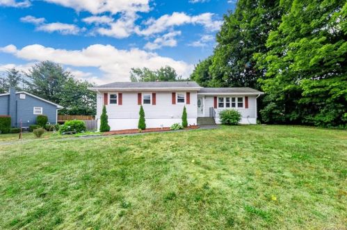 16 Laddie Rd, Middletown, NY 10941-1708