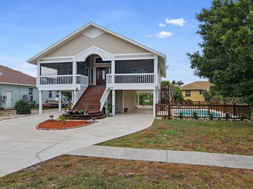 195 Clyburn St, Marco Island, FL 34145-4682