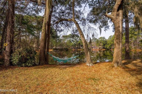 30 Chesterfield Dr, Beaufort SC  29906-9006 exterior