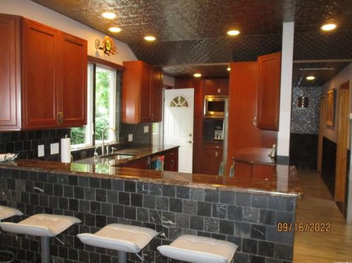 568 Bread And Cheese Hollow Rd, Northport NY  11768-2326 exterior