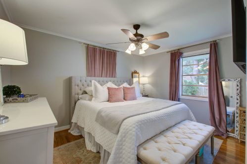 1490 Hindman Ave, Mount Pleasant SC 29464-4837 exterior