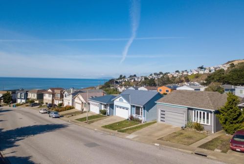 5020 Palmetto Ave, Pacifica, CA 94044-1018