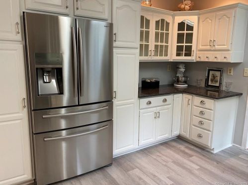 8 Cypress Rd, Uncasville CT  06382-1420 exterior