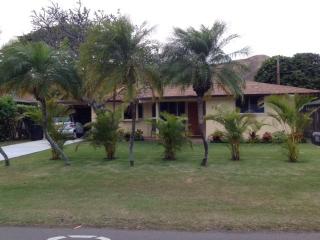 885 Kainui Dr, Kailua HI  96734-2025 exterior
