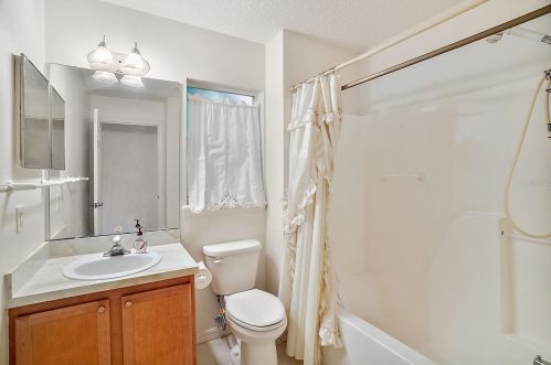 1103 Juniper Ct, Tavares FL  32778-4987 exterior