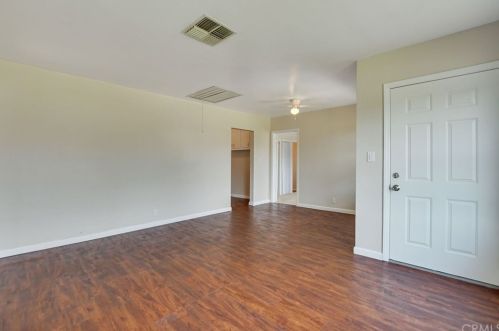 25870 Lomas Verdes St, Redlands CA  92373-8404 exterior