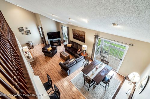 2 Nashville Ct, Tinton Falls NJ 07712-3181 exterior